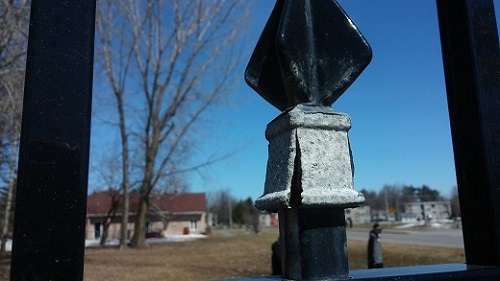 Clôture ornementale acier rouillé