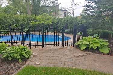 Clôture piscine ornementale 1